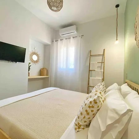 Bamboo House Syros No1