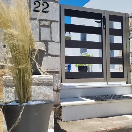 Bamboo House Syros No1 에르무폴리