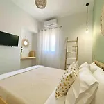 Bamboo House Syros No1