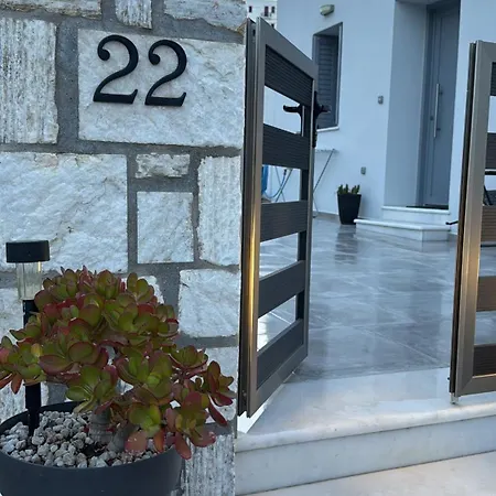 Bamboo House Syros No1